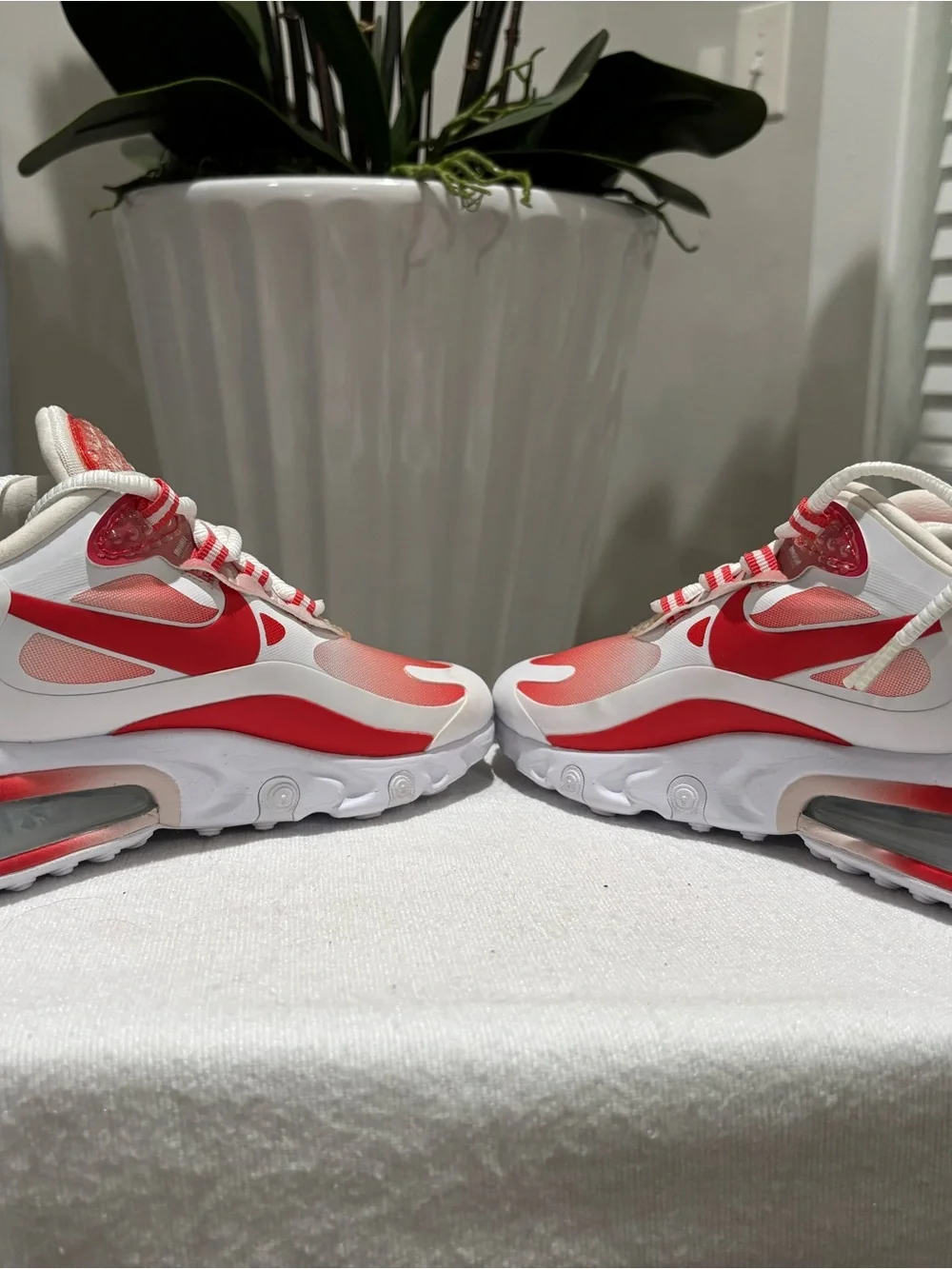Nike Women’s Nike Air Max 270 React SE “Bubble Wrap” sneaker